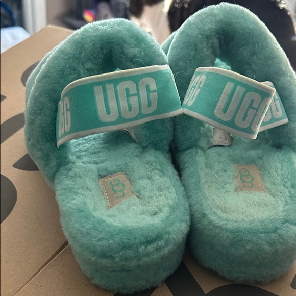 UGG Plush Aqua Slippers - Picture 4 of 6